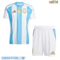 Camisa de time de futebol Argentina Replicas 1º Equipamento Infantil Copa America 2024 Manga Curta (+ Calças curtas)